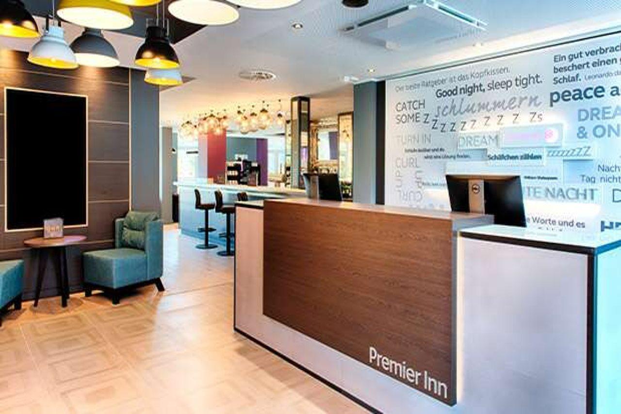Premier Inn Luebeck City Stadtgraben Exterior foto